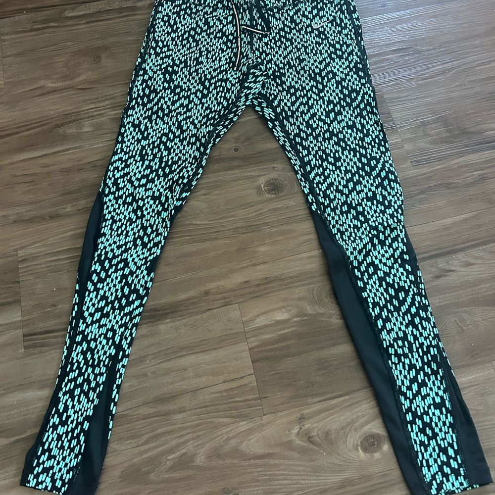 Nike Black and Teal Patterned Leggings